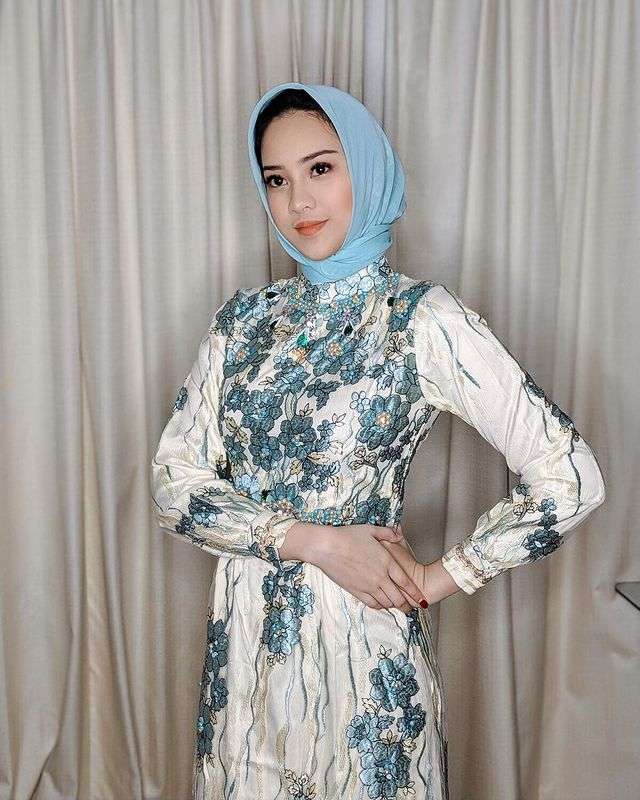 instagram.com/anyageraldine instagram.com/anyageraldine