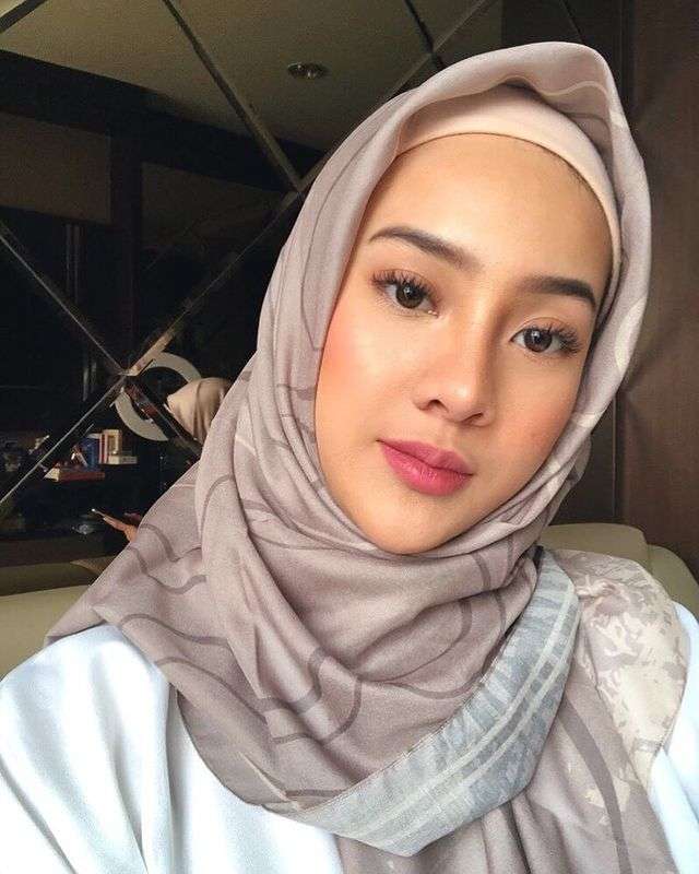 instagram.com/anyageraldine instagram.com/anyageraldine