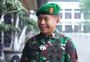 Mayjen TNI (Purn) Kurnia Dewantara