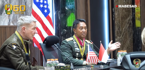 Jendral TNI AD dan Jendral Amerika