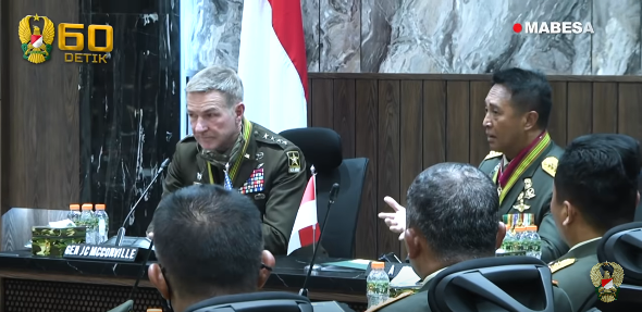 Jendral TNI AD dan Jendral Amerika