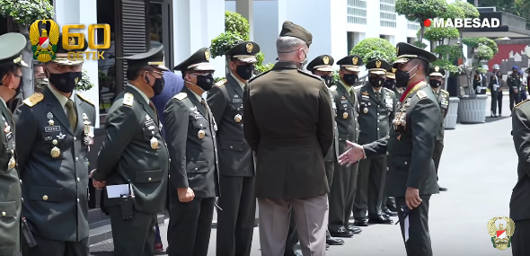 Jendral TNI AD dan Jendral Amerika