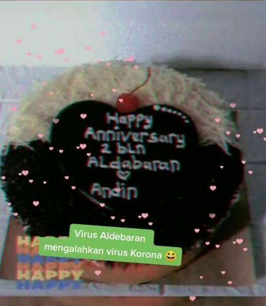 Baru dua bulan sudah dibilang anniversary, hadeh.