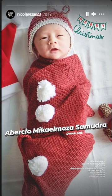 Momo Geisha melahirkan