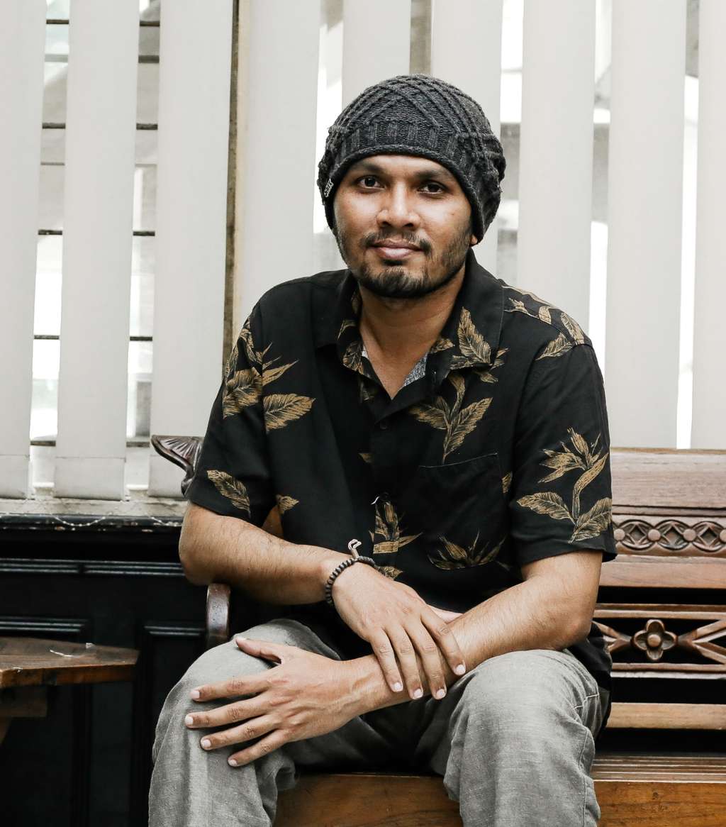 Hanan Attaki by Deki Prayoga