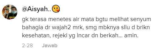 jadi ikut menangis melihat senyum bahagia mereka.