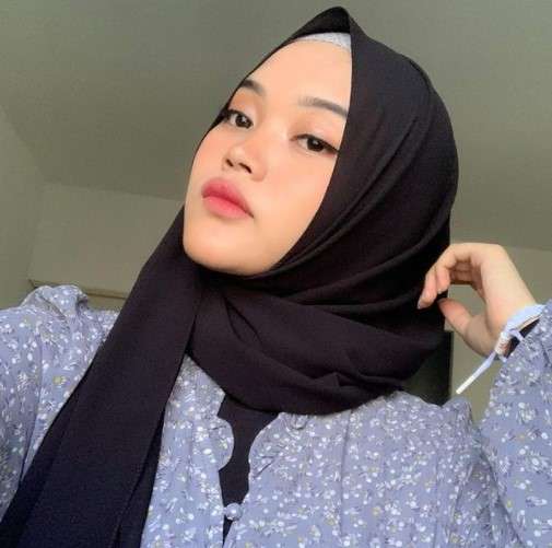 Putri Delina