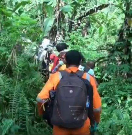 Penjelajahan Tim IIIKAFAN Ekspedisi Peduli Togutil Halmahera.