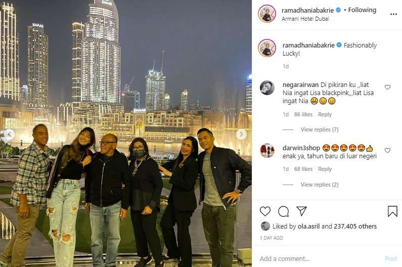 Nia ramadhani dan kelaurga besar suami