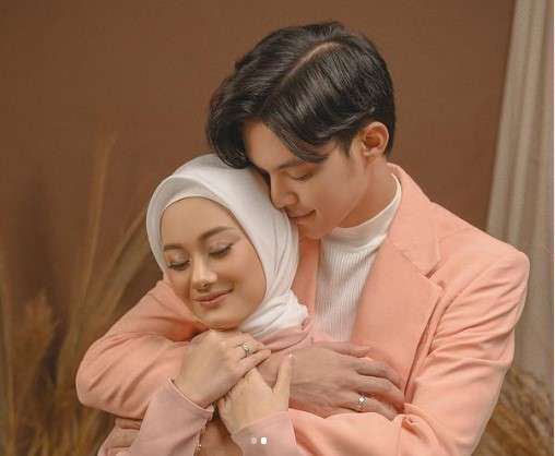 Dinda Hauw dan Rey Mbayang