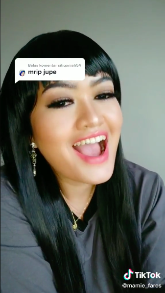 Wanita mirip almarhum Jupe