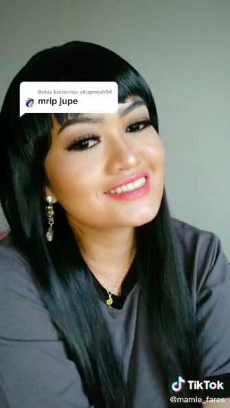 Wanita mirip almarhum Jupe
