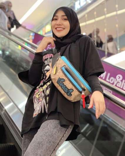 Potret Chacha tampil berhijab