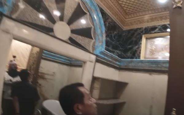 Kamar mandu full marmer.