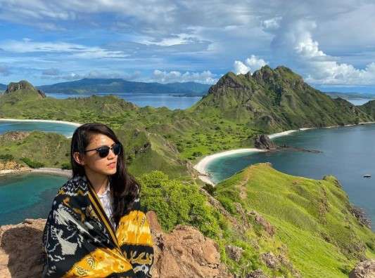 Athira Farina pilot cantik