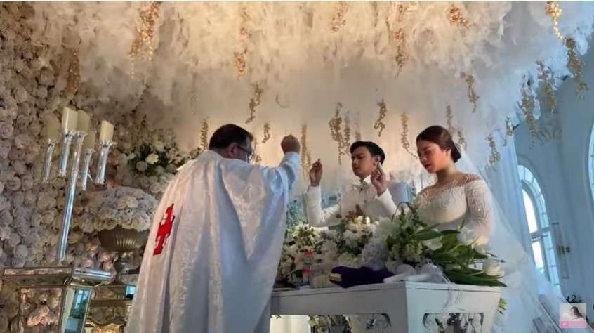 Felicya Angelista dan  Hito resmi menikah