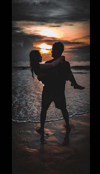 Kenangan lucu dan romantis Aldharefa dan mendiang Okky, pramugara tewas dalam kecelakaan Sriwijaya Air.