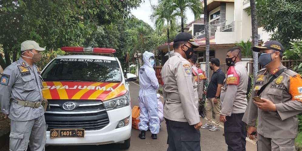 Suasan di rumah duka Syekh Ali Jaber
