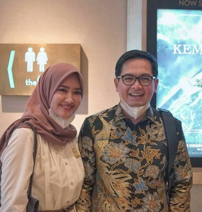 Seleb menikahi pramugari