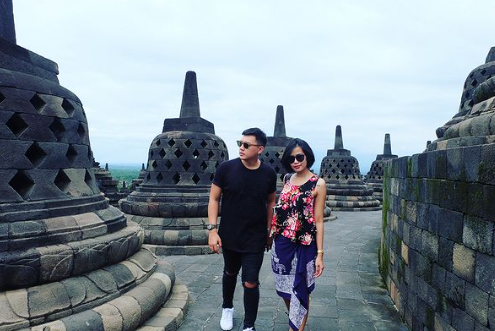 Seleb menikahi pramugari