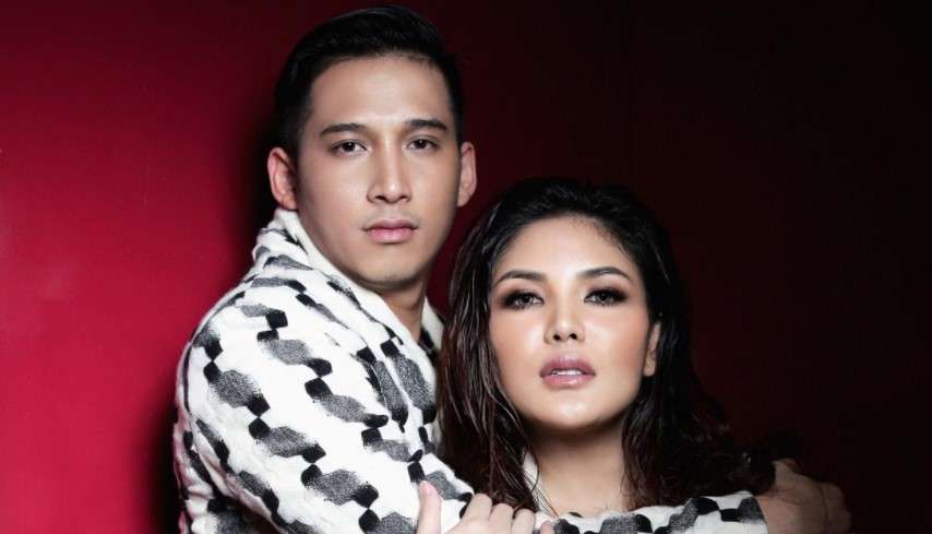 Nindy Ayunda dan suami