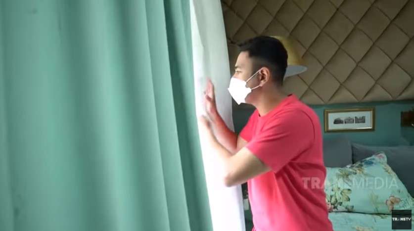 Raffi Ahmad terbangun dari tidurnya