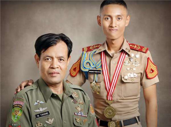 Pak Tauchid dikira ajudan saat hadiri pelantikan anaknya.