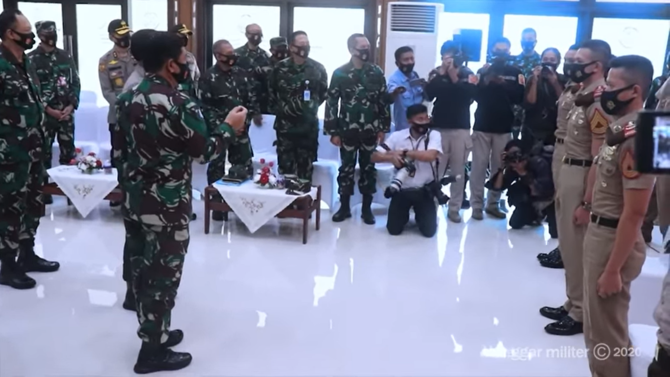 Pnaglima TNI lontarkan pertanyaan