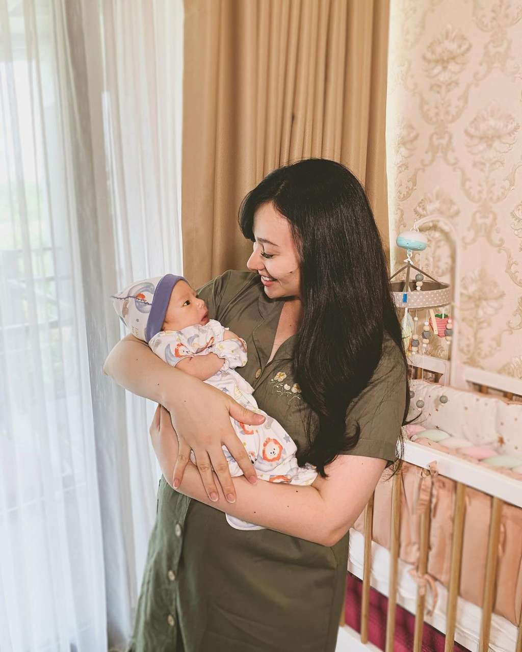 Asmirandah dan putrinya