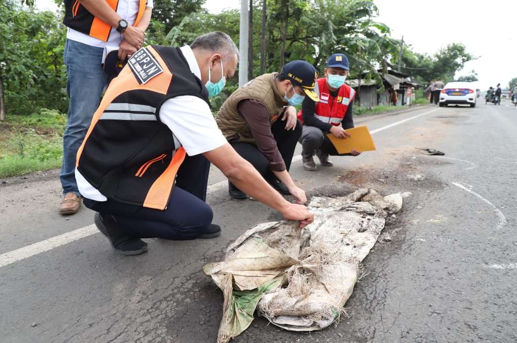 Penambalan jalan raya