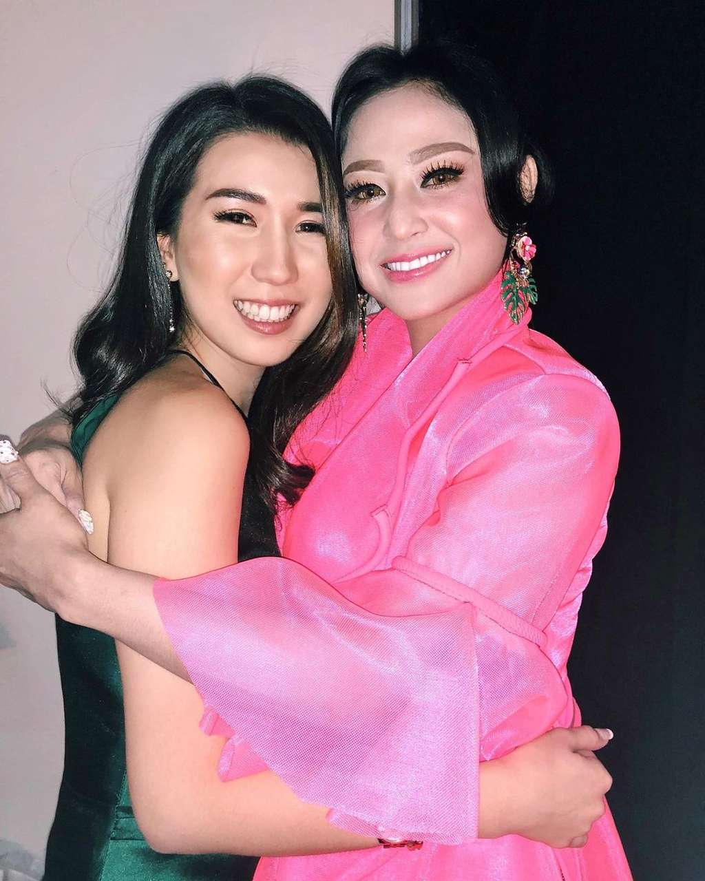 Christie dan Dewi Perssik