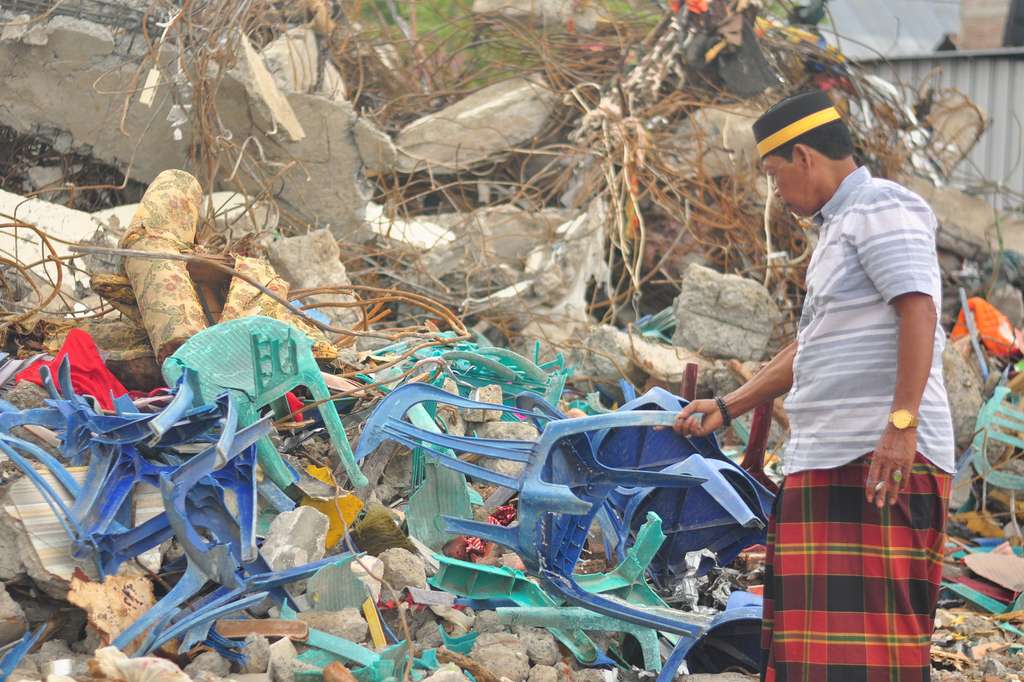 Haji Sabar, korban gempa Sulbar
