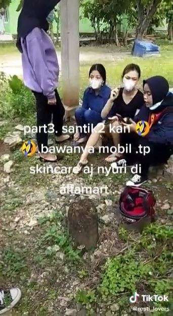Tiga gadis diduga mencuri di minimarket