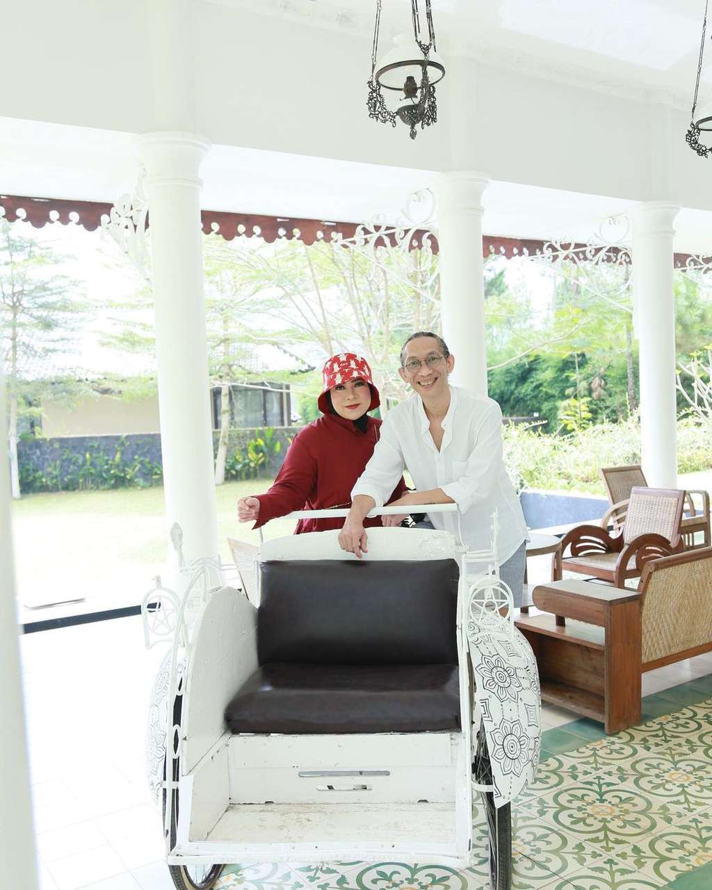 Melly dan Anto Hoed