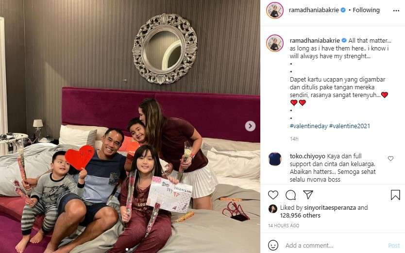 Unggahan Nia Ramadhani di hari Valentine