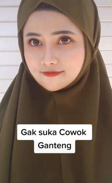 Novia gak suka cowok ganteng.