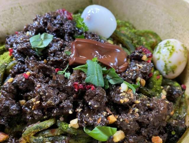 Ramen cokelat