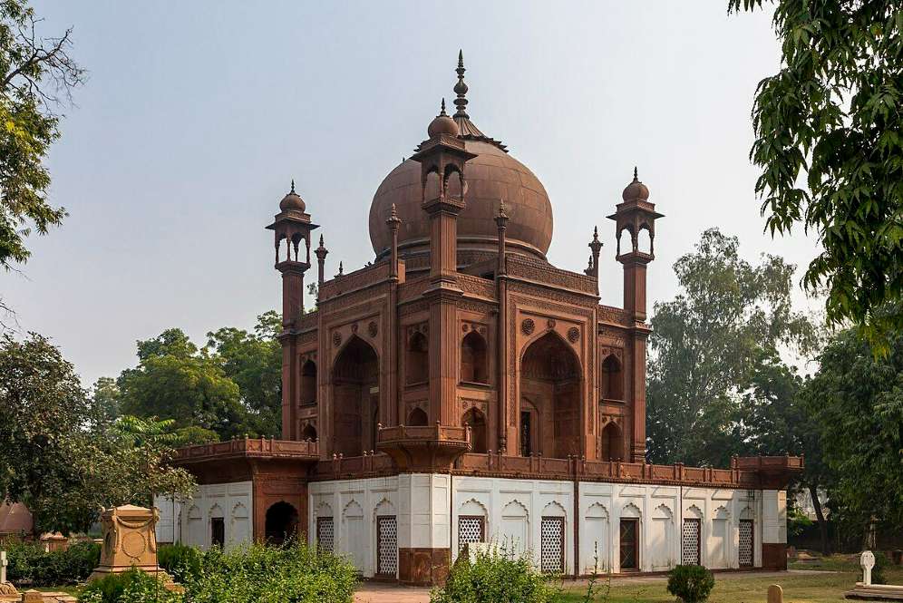 Taj Mahal Merah