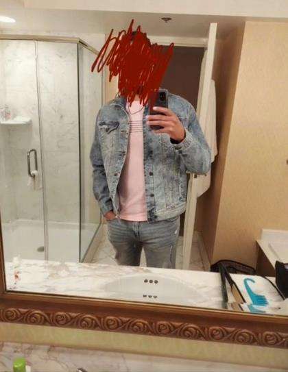 Foto selfie ini malah ungkap perselingkuhan suami.