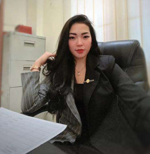 Pelan-pelan Intan pun mulai bangkit.