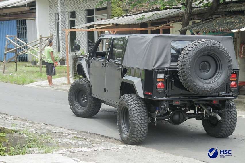 SUV Maung buatan PT Pindad