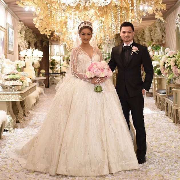 gaun pengantin
