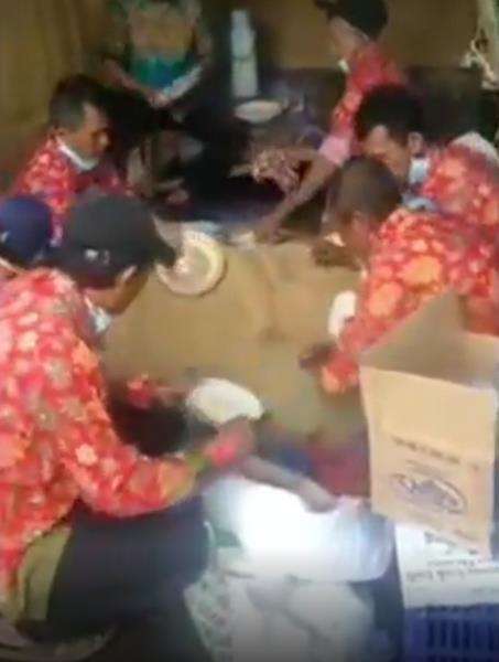 Cuci piring tanpa air cuma pakai serbuk gergaji?
