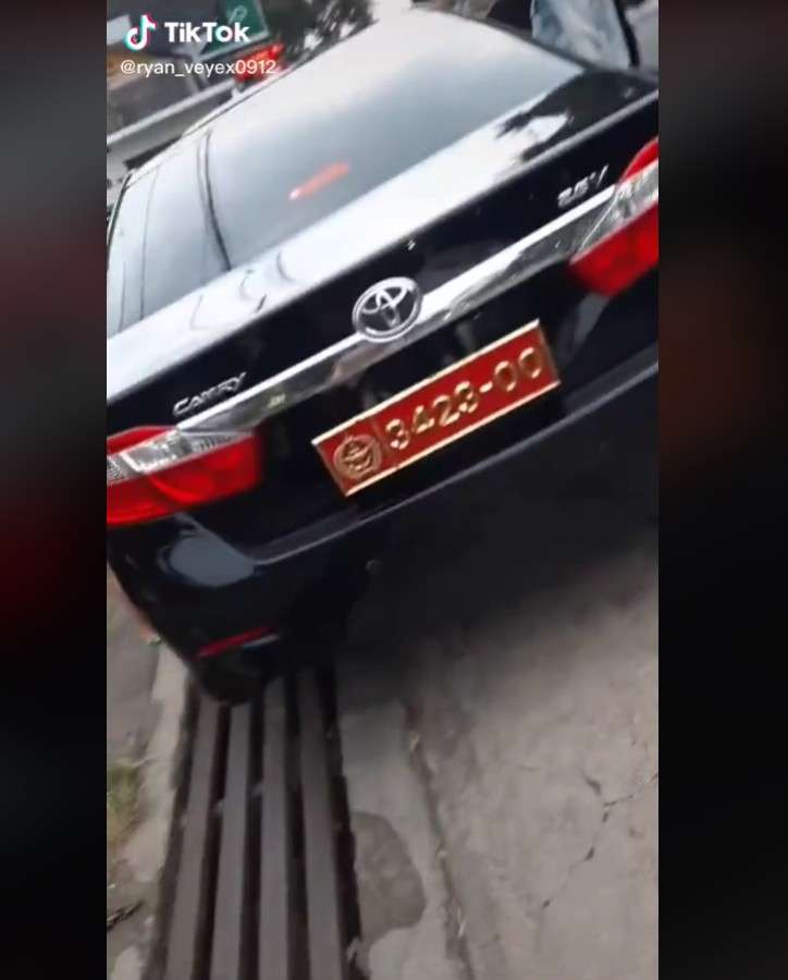Istri anggota TNI pamer mobil dinas suami