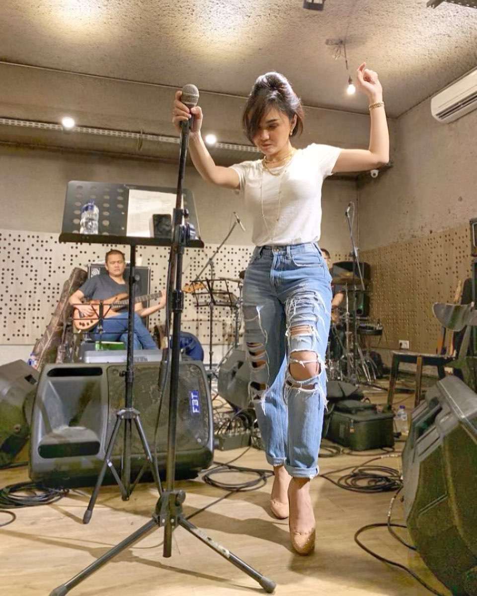 Yuni Shara