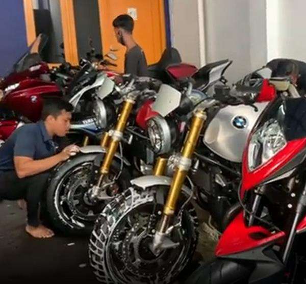 Motor gede koleksi Crazy Rich Tanjung Priok.