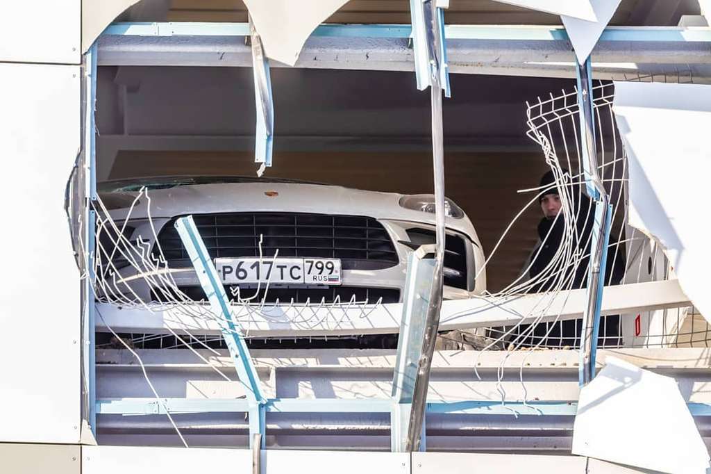 Porsche Macan kecelakaan