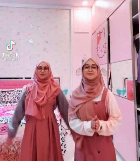 Kembaran Ria Ricis