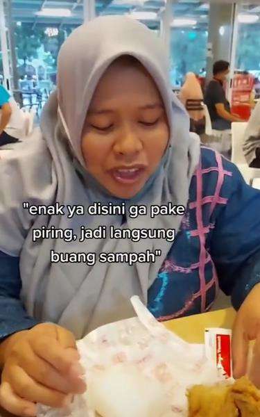 Enak makan di KFC, nggak pakai piring.