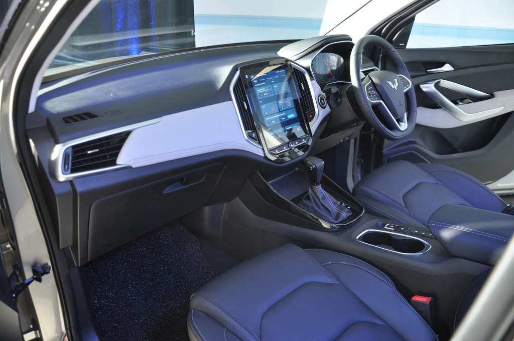 Wuling Almaz RS